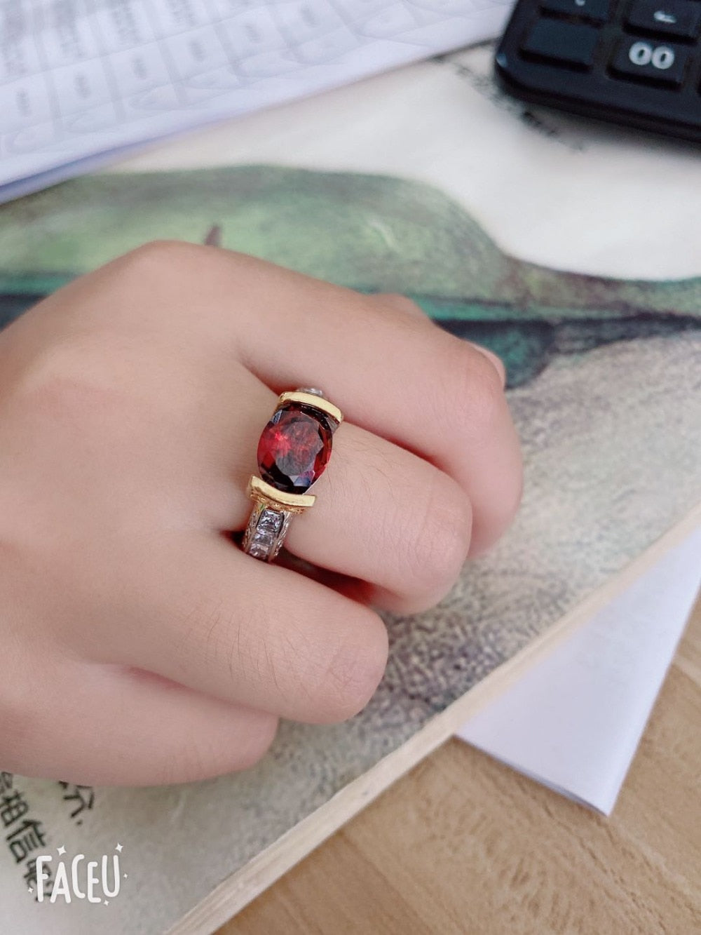 ScharlachrotesBand™ Verbessert den eleganten Stil