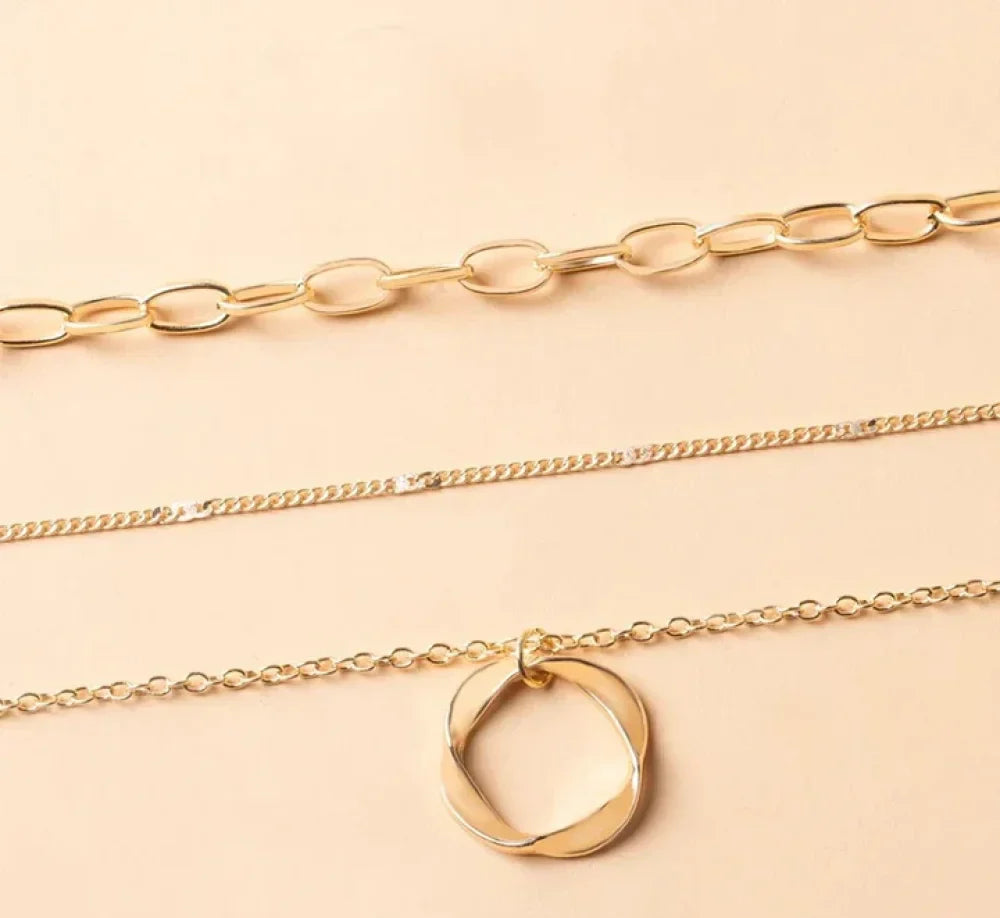 Vintage goldene mehrschichtige Ketten- und Anhängernhänger